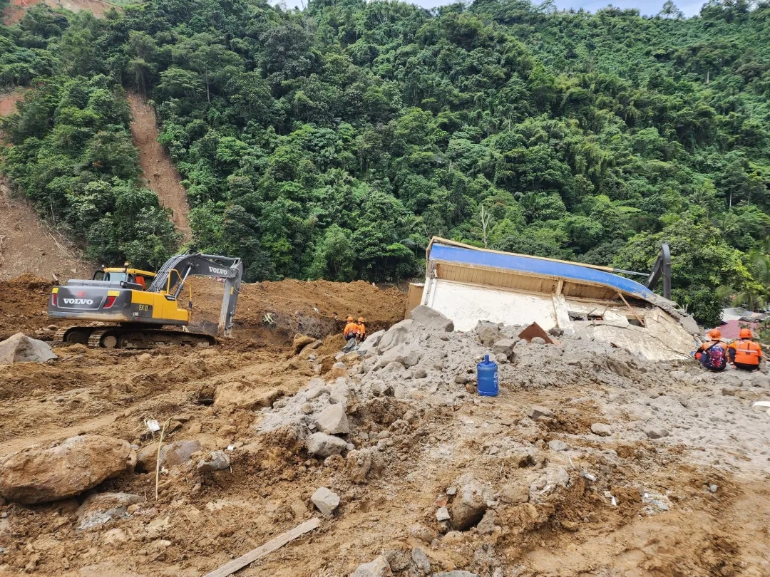 菲律宾一矿区发生山体滑坡，已致71人死亡，还有47人失踪